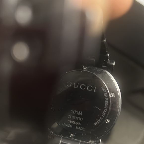 Gucci Chronograph Watch with Diamond Dial - Picture 3 of 3